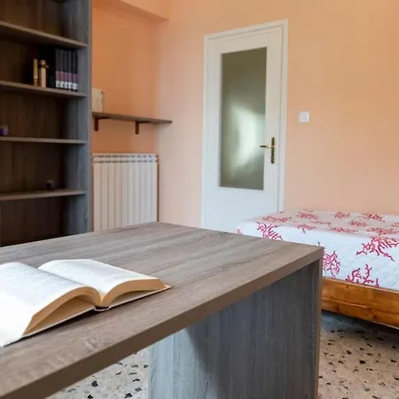 Carlo's Charm Apartment *