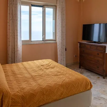 Carlo's Charm Acireale