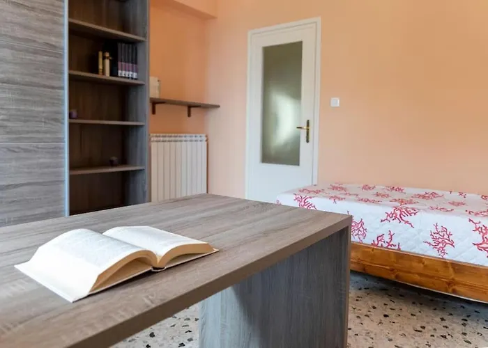 Carlo's Charm Apartment *
